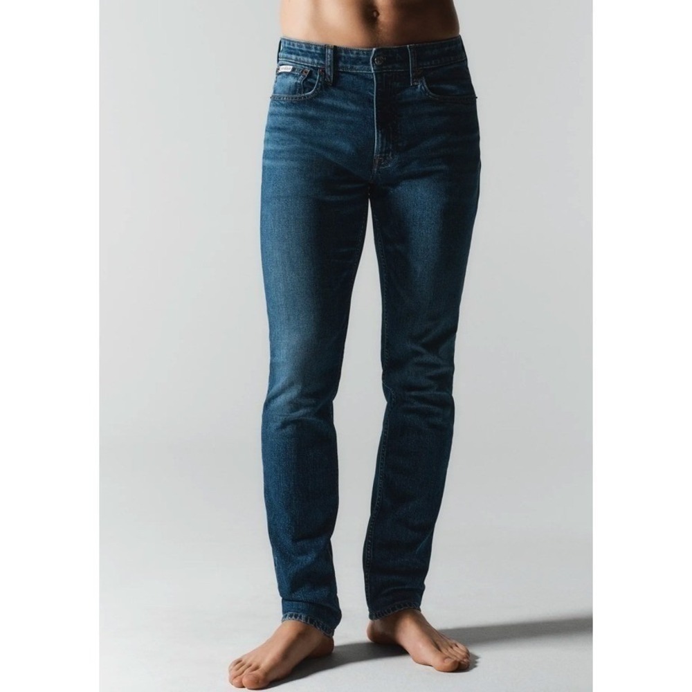 NWT Calvin Klein Mens Straight Leg Jeans Light Wash Liberty Blue 36x30